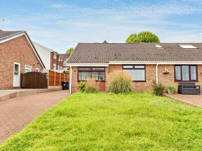 2 Bedroom Semi-Detached Bungalow For Sale In Kestrel Way, Burton-on-trent, DE15