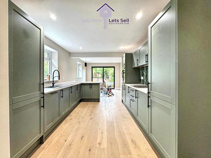 3 Bedroom Semi Detached House To Rent In Bitterne Park, SO18