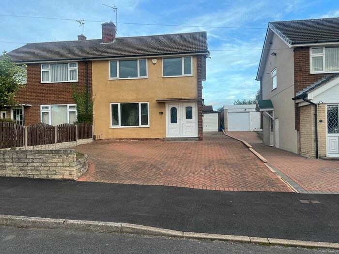 3 Bedroom Semi-Detached House To Rent In Hemmingfield Crescent, Worksop, S81