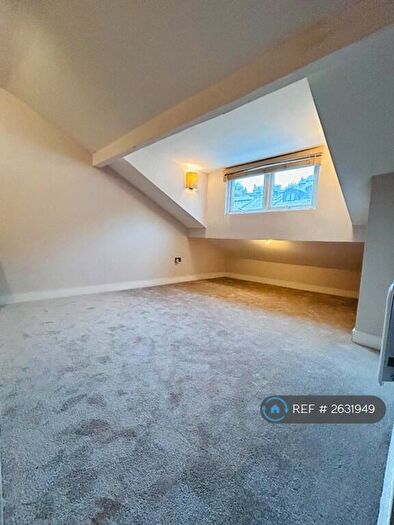 1 Bedroom Flat To Rent In Halifax Road, Sowerby Bridge, HX6