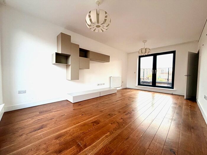 4 Bedroom Town House To Rent In Whittington Road, Cambridge, CB2