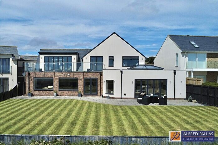 4 Bedroom Detached House For Sale In Nicholas Avenue, Whitburn, SR6
