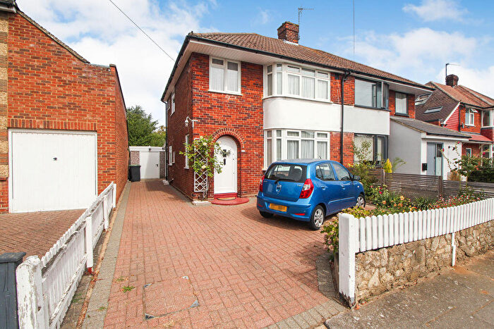 3 Bedroom Semi-Detached House For Sale In Risborough Road, Bedford, MK41