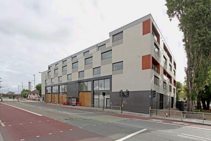 2 Bedroom Flat To Rent In Flat, Blackwall Lane, Greenwich, SE10