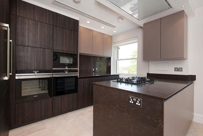 4 Bedroom Apartment To Rent In Arkwright Road, Hampstead, NW3