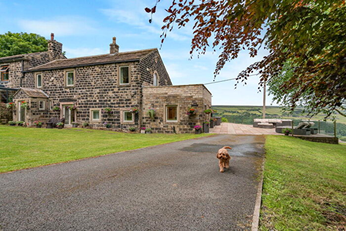 4 Bedroom Semi-Detached House For Sale In Hill Top Farm Barn, Luddenden Foot, HX2