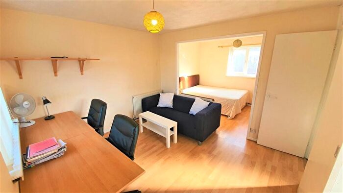 1 Bedroom Flat To Rent In Addison Close, Manchester, M13