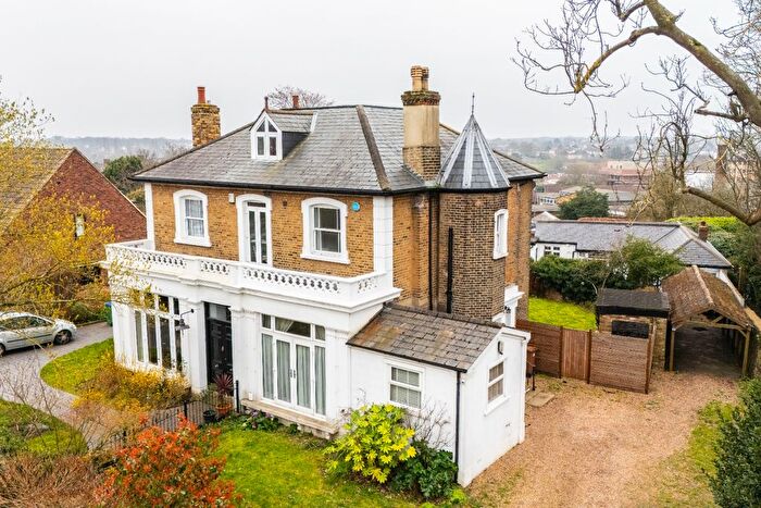 3 Bedroom Semi Detached House For Sale In Erith Road, Belvedere, Kent, DA17