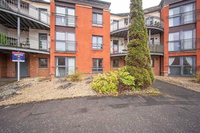 2 Bedroom Flat To Rent In Kaims Terrace, Livingston, EH54