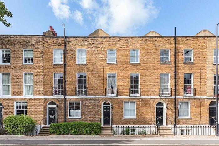 1 Bedroom Apartment For Sale In Queensbridge Road, London, E2