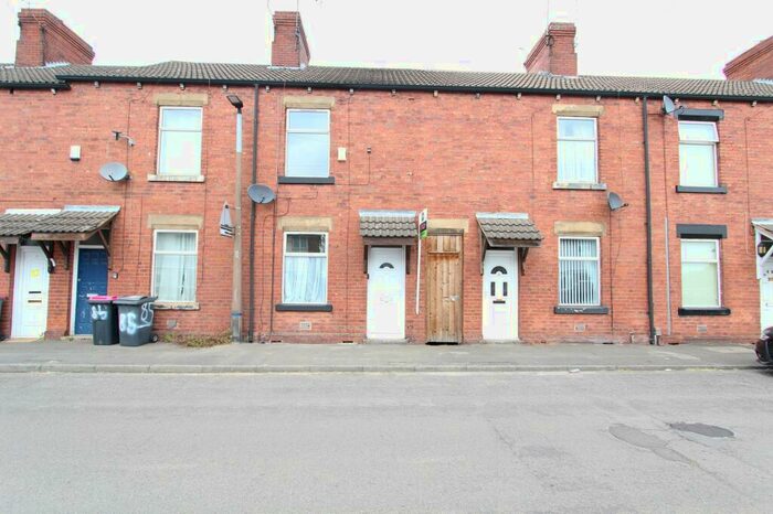 3 Bedroom Terraced House To Rent In Netherfield Lane, Parkgate, S62