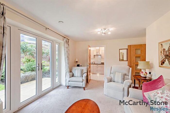 2 Bedroom Apartment For Sale In Railway Road, Ilkley, LS29