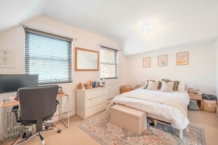 1 Bedroom Flat For Sale In Rosslyn Hill, Hampstead, London, NW3