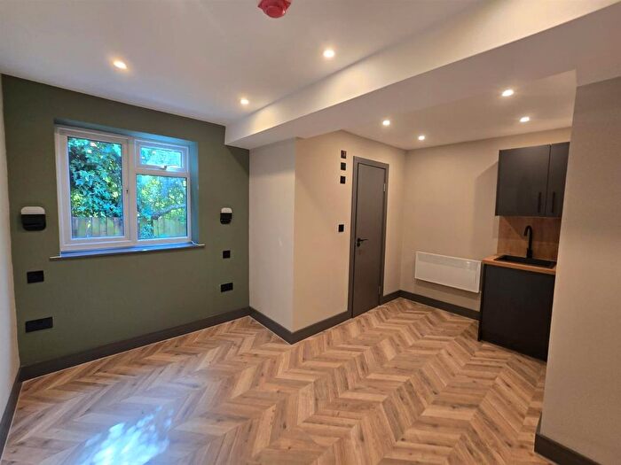 Studio To Rent In London Road, Ewell, KT17