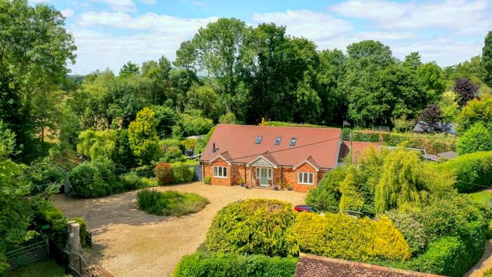 4 Bedroom Chalet For Sale In Ringwood Road, North Gorley, Fordingbridge, SP6