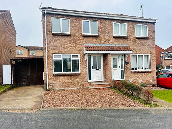 3 Bedroom Semi-Detached House To Rent In Holding, Worksop, S81