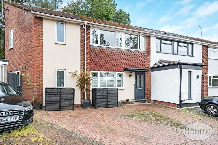 4 Bedroom End Of Terrace House For Sale In Greenvale Road, Knaphill, Woking, Surrey, GU21
