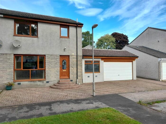 3 Bedroom End Of Terrace House To Rent In 19 Wellgrove Crescent, Westhill AB32