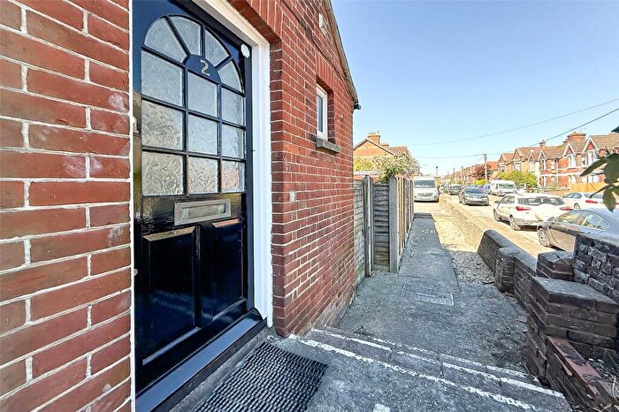 Apartment For Sale In Arundel Road, Littlehampton, West Sussex, BN17