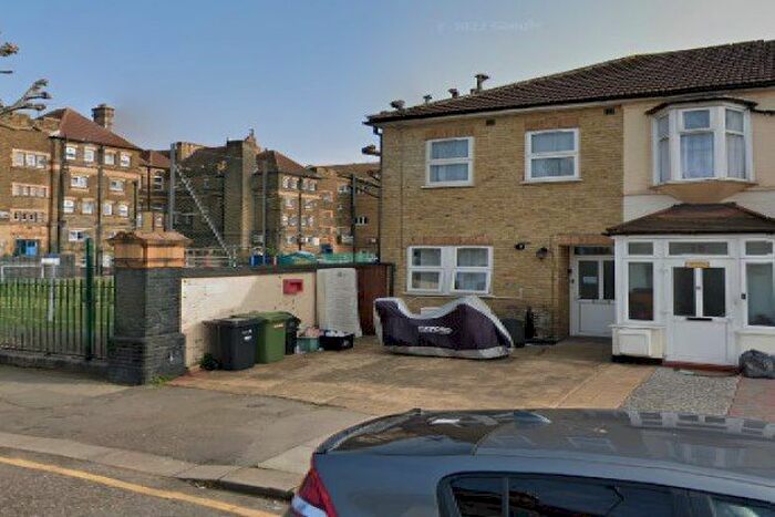 1 Bedroom Flat To Rent In Rutland Road, Ilford, IG1