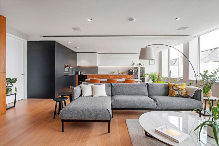 3 Bedroom Penthouse To Rent In Bartholomew Close, London, EC1A