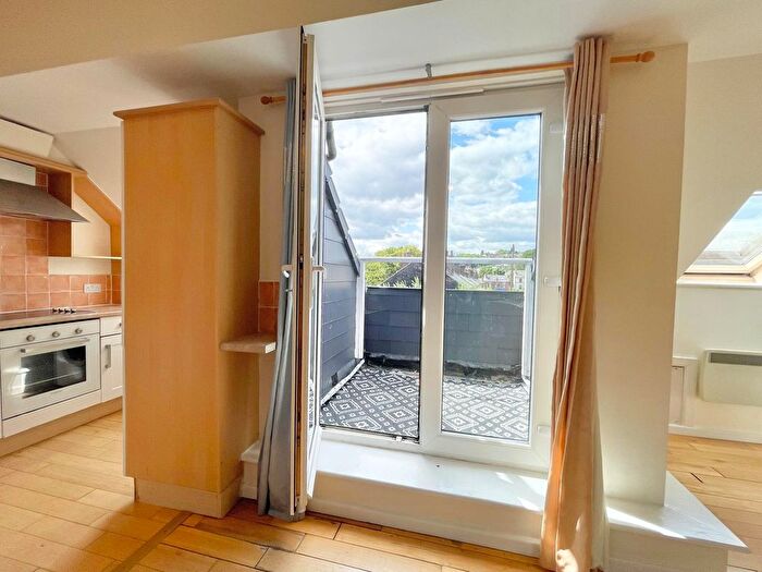 3 Bedroom Flat To Rent In Daniel Hill Mews, S6