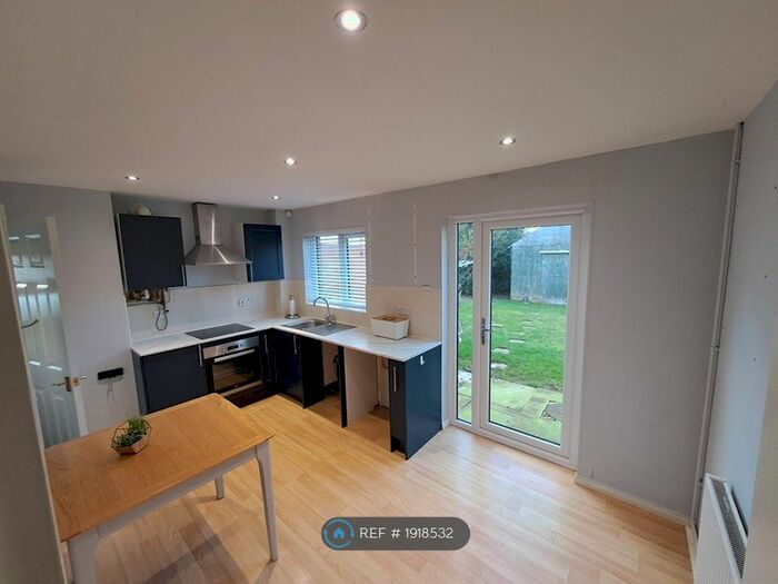 2 Bedroom End Of Terrace House To Rent In Broadwater Drive, Doncaster, DN7