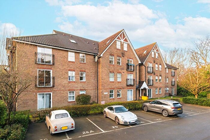 2 Bedroom Property To Rent In Burghley Hall Close, Southfields, SW19