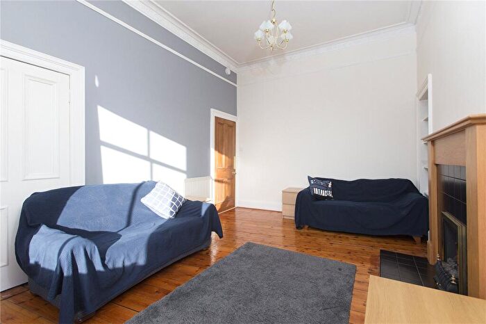 2 Bedroom Flat To Rent In Fountainhall Road, Edinburgh, EH9
