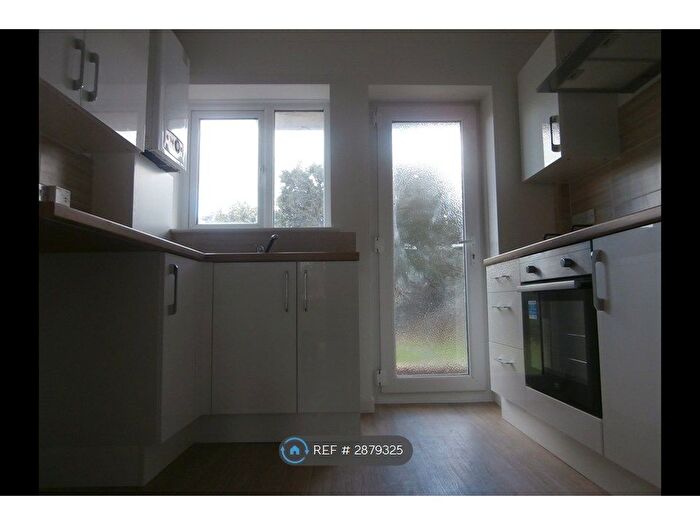 3 Bedroom Flat To Rent In Holloway Avenue, Bournemouth, BH11
