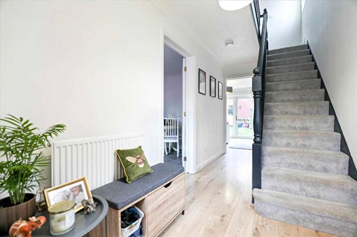 3 Bedroom End Of Terrace House For Sale In Finedon Street, Burton Latimer, NN15