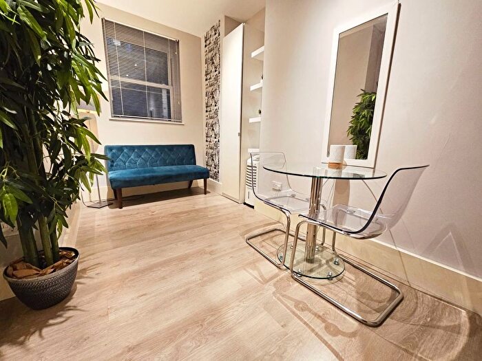 Studio To Rent In London, NW3