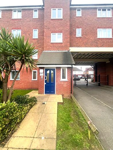 2 Bedroom Flat To Rent In Richens Close, Hounslow, TW3