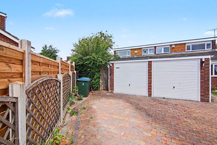 3 Bedroom Semi-Detached House For Sale In Arne Road, Coventry, CV2