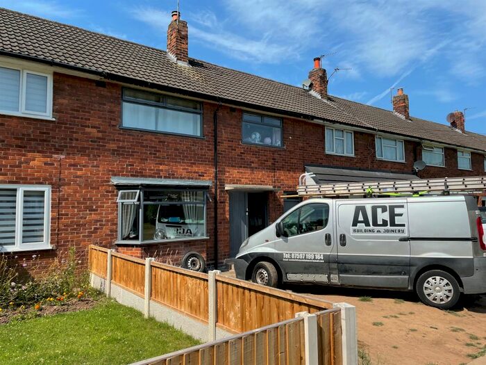 Houses for sale & to rent in CH62 9AT, Mill Park Drive, Eastham Wirral