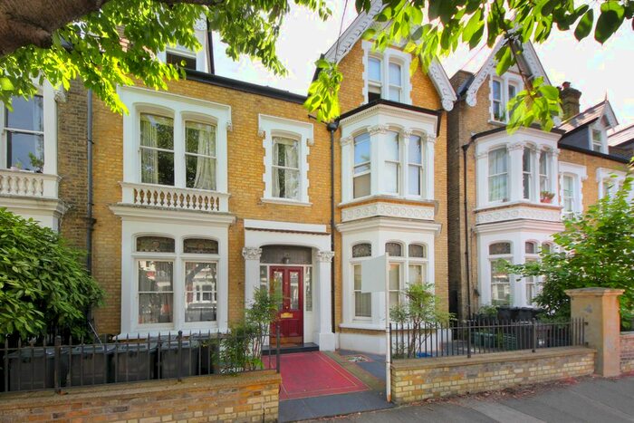 Studio To Rent In Walpole Gardens, London, W4