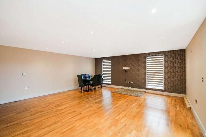 2 Bedroom Apartment To Rent In Tamar Square, Woodford Green, Essex, IG8