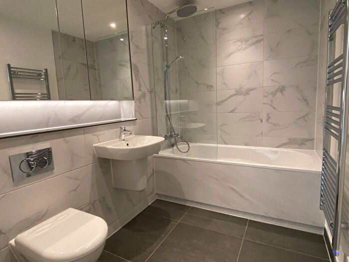 2 Bedroom Apartment To Rent In Shale Lane Salford, M5