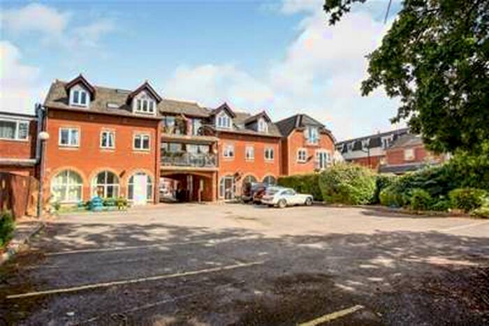 2 Bedroom Flat To Rent In Shore Road, Warsash, SO31