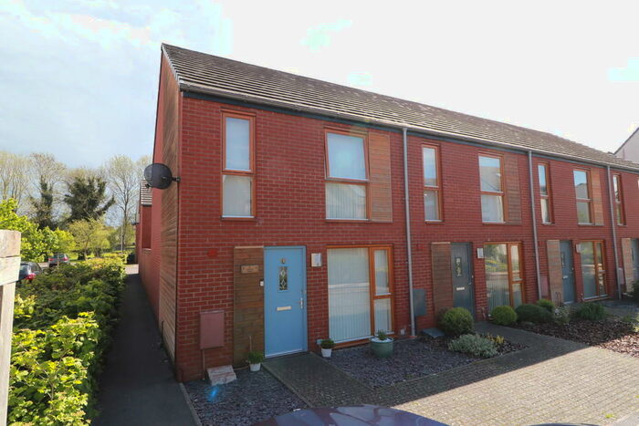 3 Bedroom End Of Terrace House To Rent In Clipper Court, Street, BA16