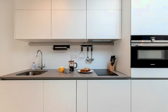 Studio To Rent In Princess Way, Redhill RH1