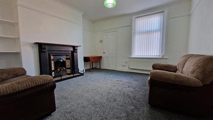 3 Bedroom Flat To Rent In South View West, Heaton, NE6