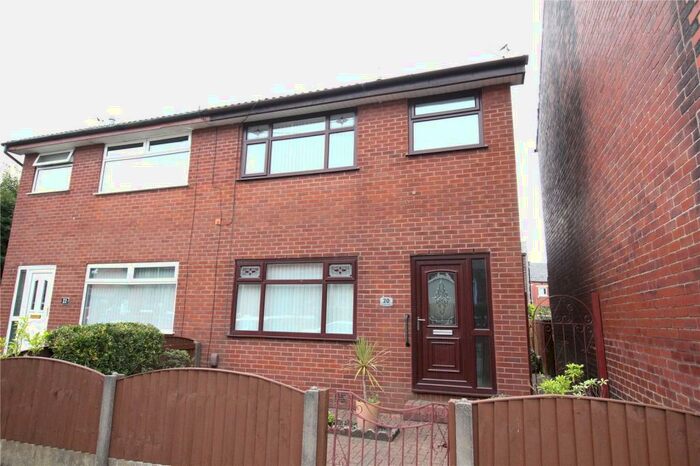 3 Bedroom Semi-Detached House To Rent In Rainshaw Street, Royton, Oldham, OL2