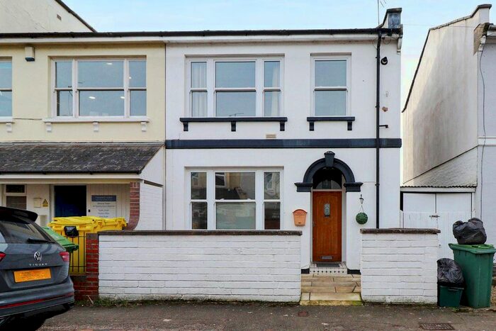 3 Bedroom Property To Rent In St. Annes Terrace, Cheltenham, GL52