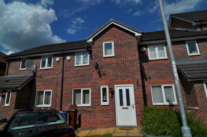 3 Bedroom Town House To Rent In Haverhill Grove, Wombwell, S73