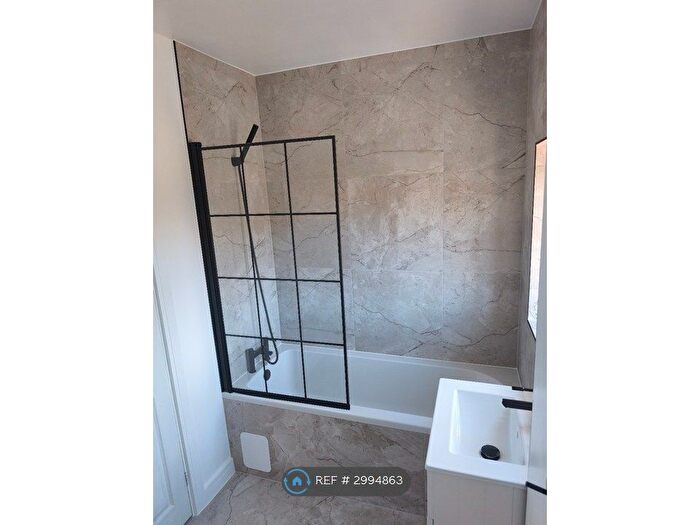 3 Bedroom Semi Detached House To Rent In Amersall Crescent, Doncaster, DN5