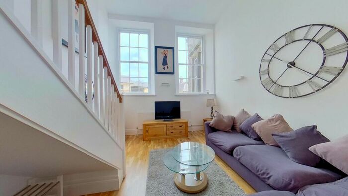 2 Bedroom Flat To Rent In Dean Park Street, Edinburgh, EH4