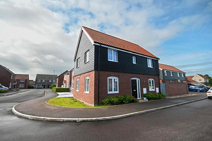 3 Bedroom Semi-Detached House For Sale In Willow Court, Cowbit, Lincolnshire, PE12