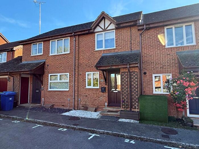 2 Bedroom Terraced House For Sale In Lincolnshire Gardens, Warfield, RG42