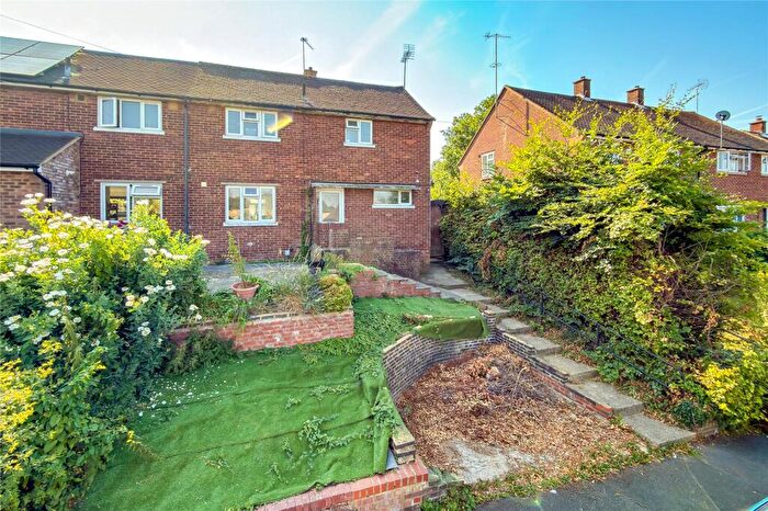 3 Bedroom End Of Terrace House For Sale In White Hedge Drive, St. Albans, Hertfordshire, AL3